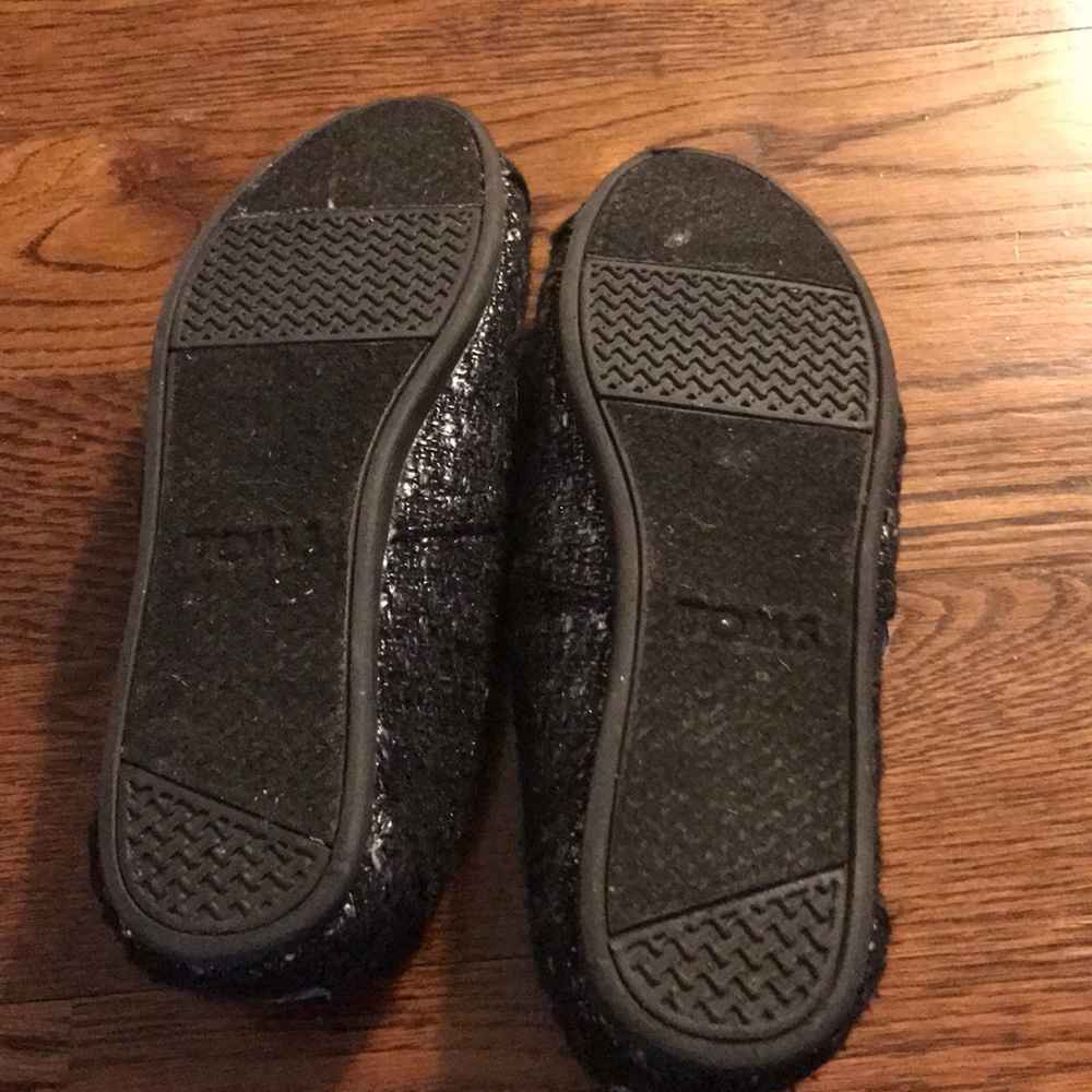 TOMS black wool-like slide one. Worn once!Size 6.5 - Picture 2 of 3